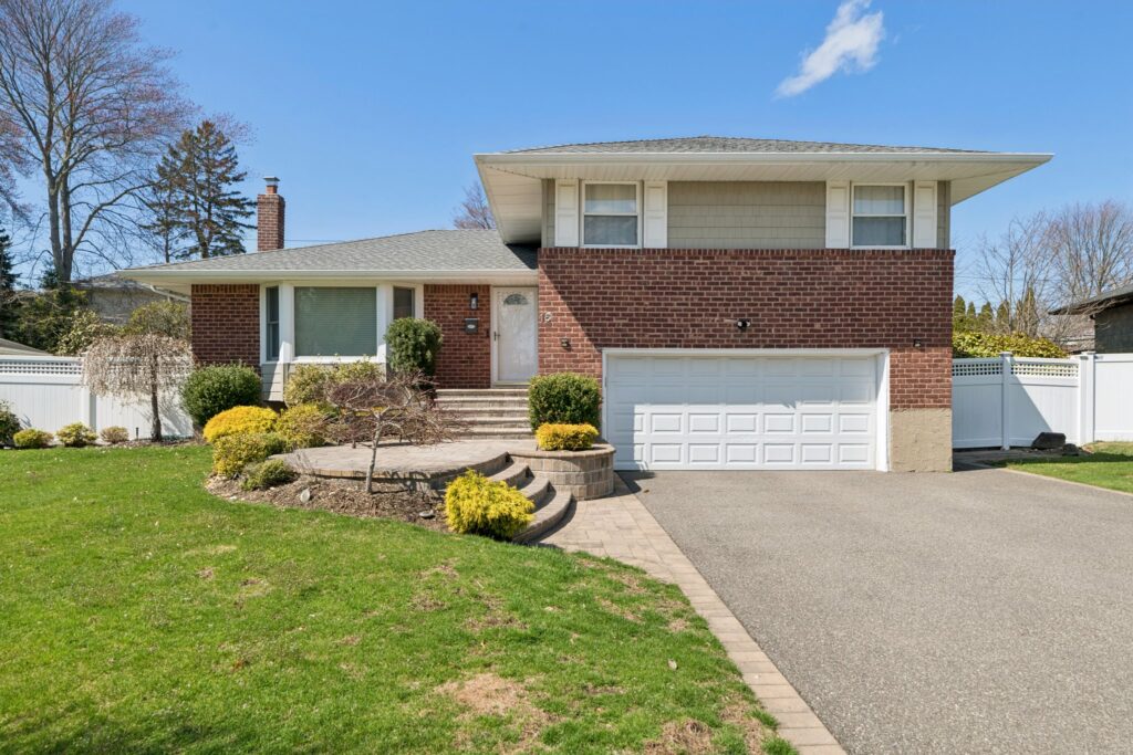 1-web-or-mls-Wayland Rd-S0704-001 1-web-or-mls-Wayland Rd-S0704-001