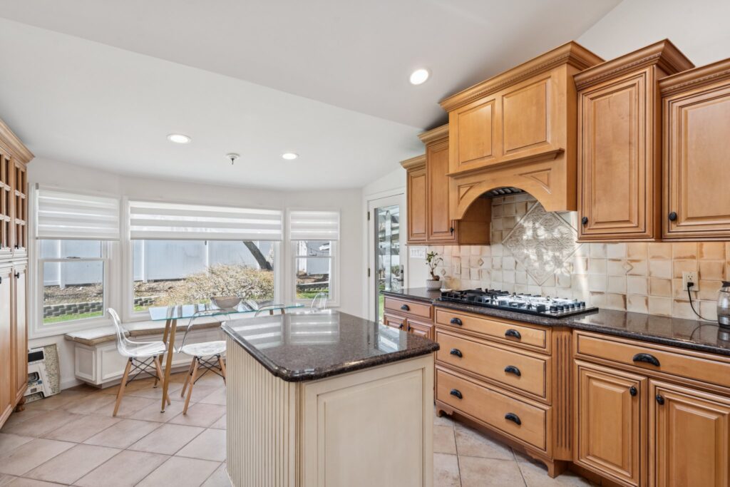 15-web-or-mls-Wayland Rd-S0704-015 15-web-or-mls-Wayland Rd-S0704-015