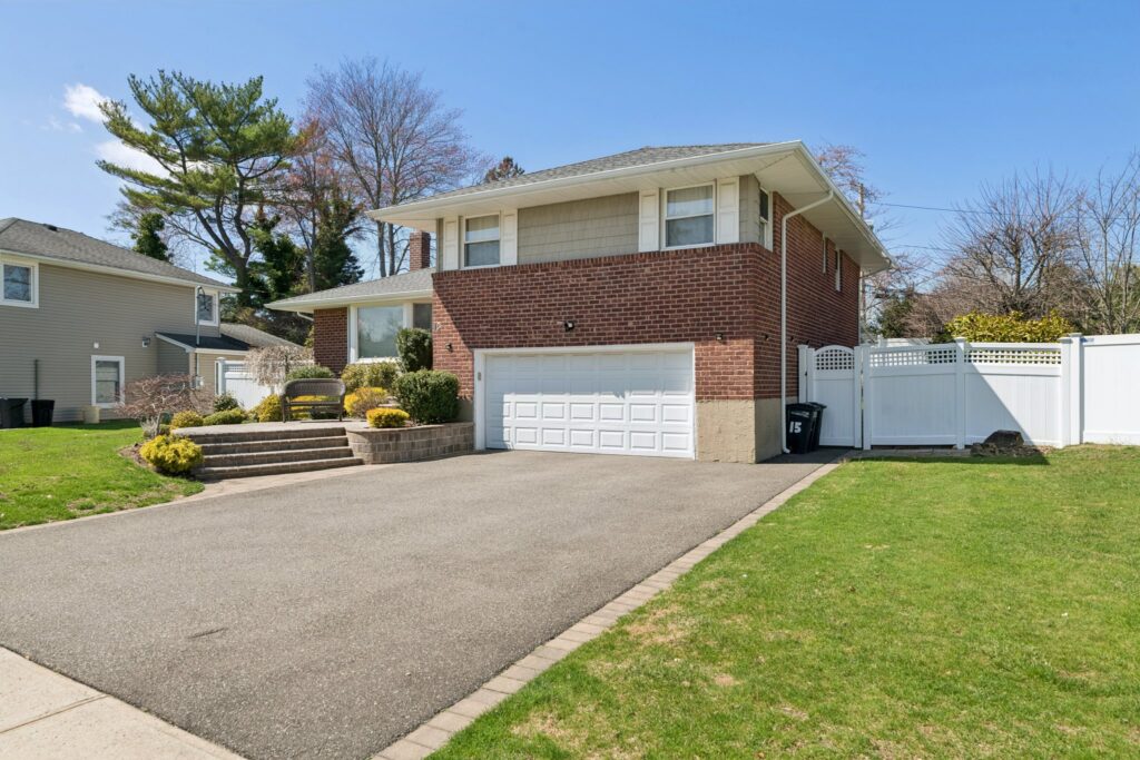 2-web-or-mls-Wayland Rd-S0704-002 2-web-or-mls-Wayland Rd-S0704-002