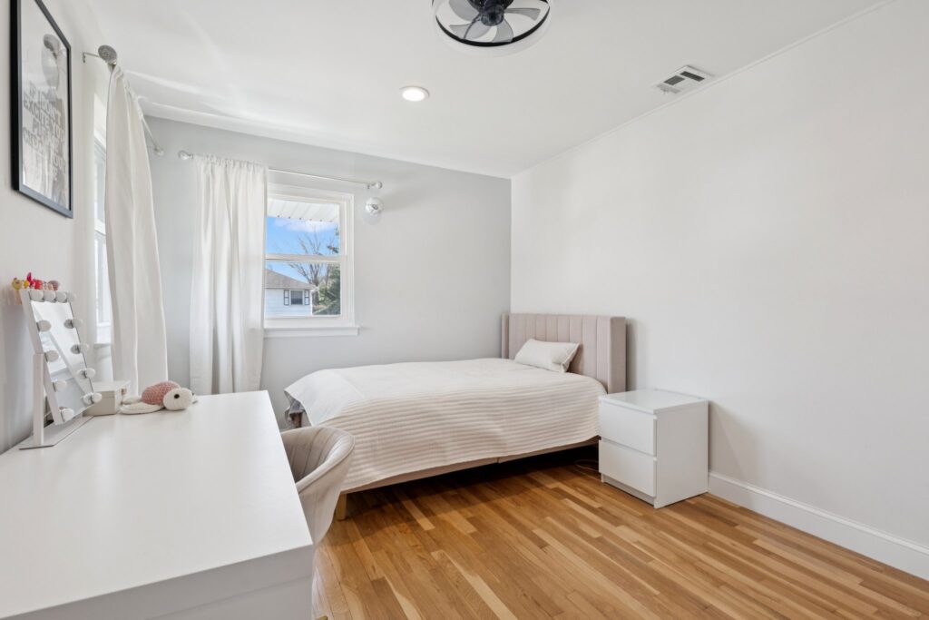 25-web-or-mls-Wayland Rd-S0704-025 25-web-or-mls-Wayland Rd-S0704-025