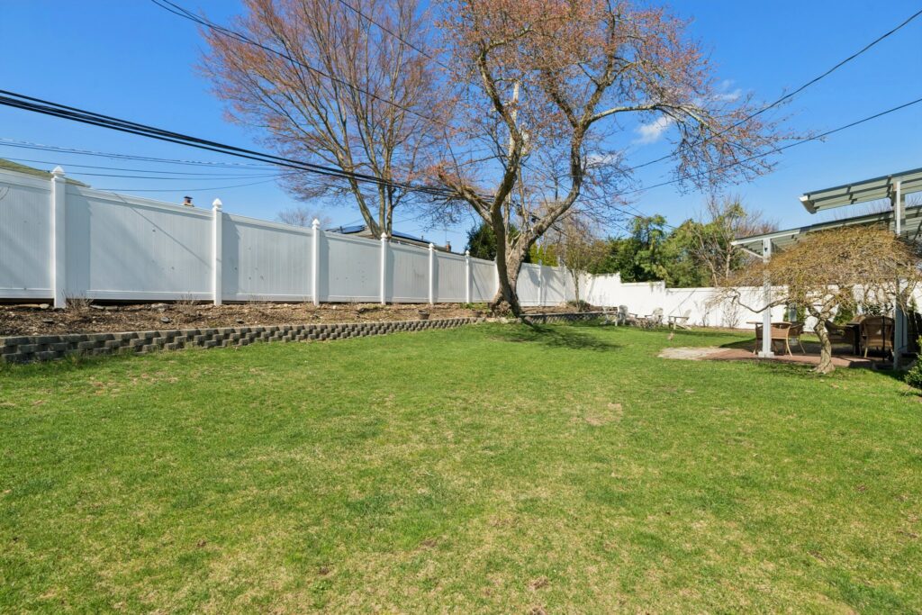 35-web-or-mls-Wayland Rd-S0704-035 35-web-or-mls-Wayland Rd-S0704-035